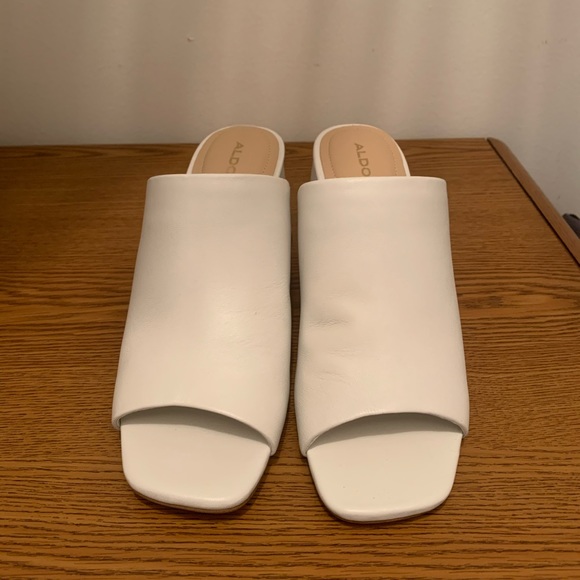 Shoes - Picture 5 of 6